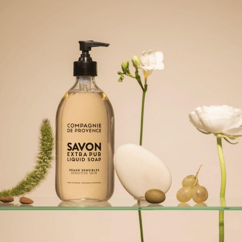 La Compagnie de Provence Solid Face Cleanser Sensitive Skin