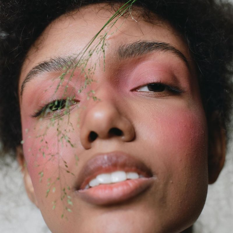MADARA Organic Skincare Blush magnético, rubor mineral para mejillas, #3 mejillas frías