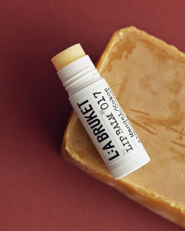 L:A BRUKET No. 017 Lip Balm Almendra/Coco bálsamo labial