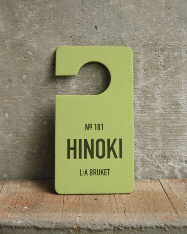 L:A BRUKET No. 181 Fragrance Tag Hinoki colgante aromático