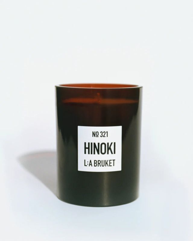 L:A BRUKET No. 321 Vela aromática Hinoki 260g Duftkerze