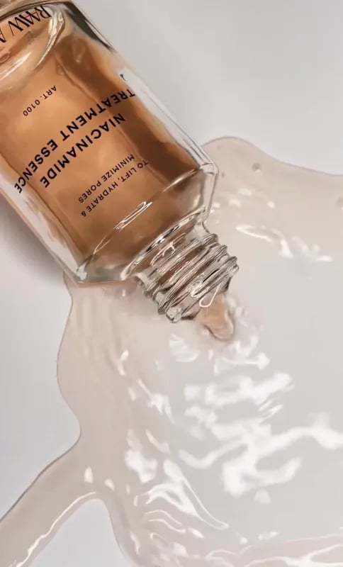 RAAW Alchemy Niacinamide Treatment Essence Esencia