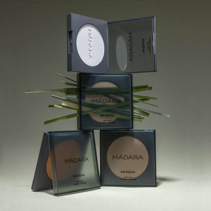 MADARA Organic Skincare AIR EQUAL Soft Silk Mineral Powder, #2 BEIGE