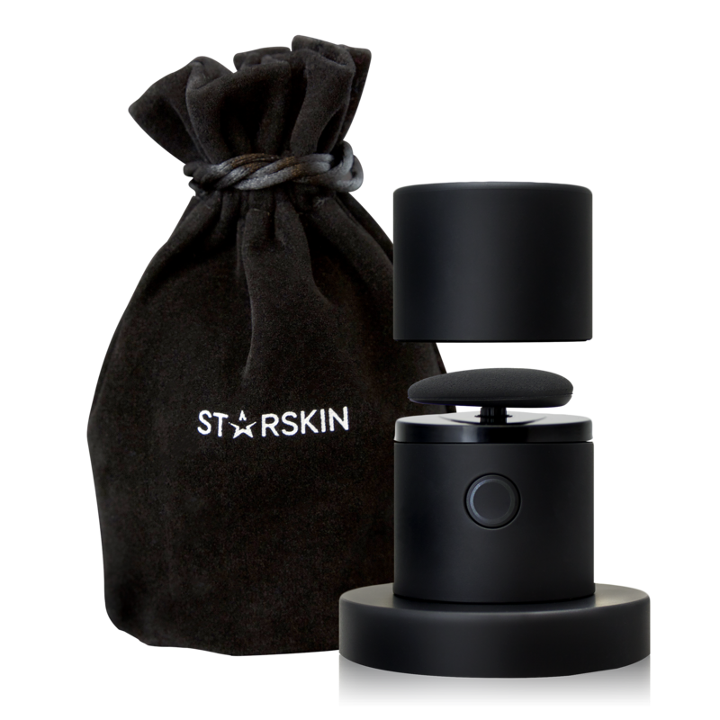 Schwarzer STARSKIN Artist FX Applikator mit schwarzem Samtbeutel im Hintergrund.