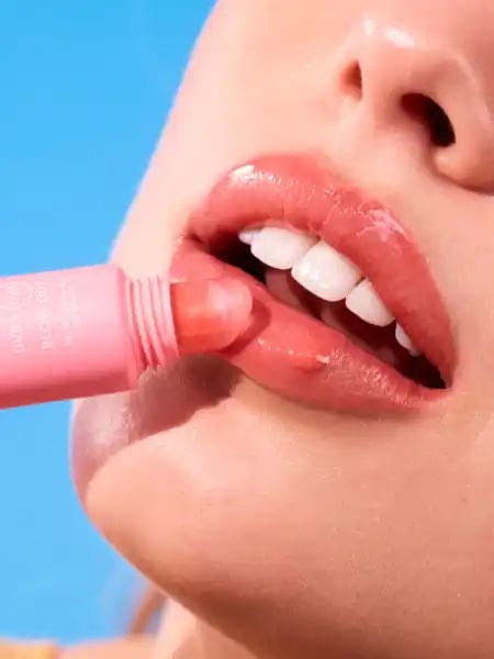 ULTRA VIOLETTE NEW Sheen Screen Hydrating Lip Balm SPF50 colores variados