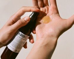 L:A BRUKET No. 326 Exfoliating Body Serum Sérum corporal exfoliante