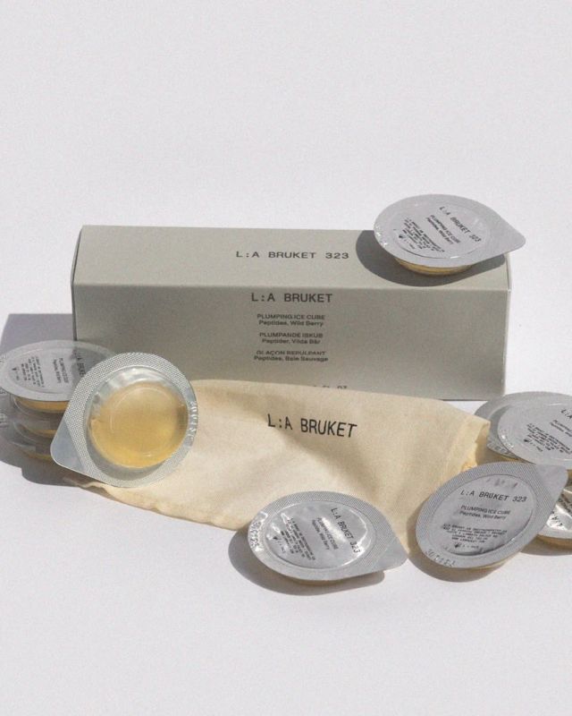 L:A BRUKET No. 323 Bandeja de cubitos de hielo para hidratar
