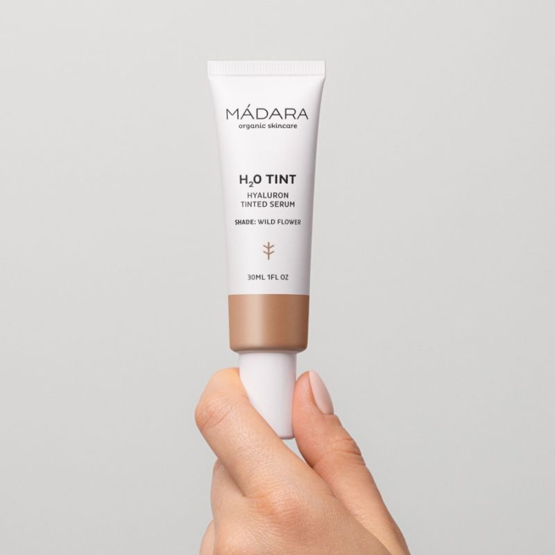 MADARA Organic Skincare H2O Tint Hyaluron suero teñido, #4 WILD FLOWER