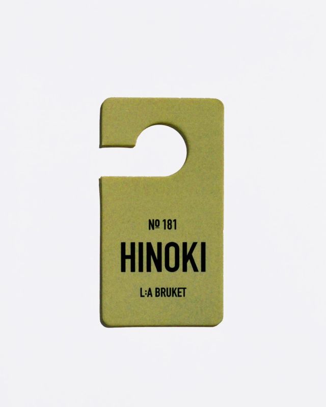 L:A BRUKET No. 181 Fragrance Tag Hinoki colgante aromático