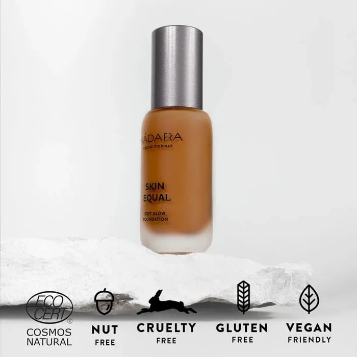 MADARA Organic Skincare SKIN EQUAL Foundation, #90 CASTAÑO