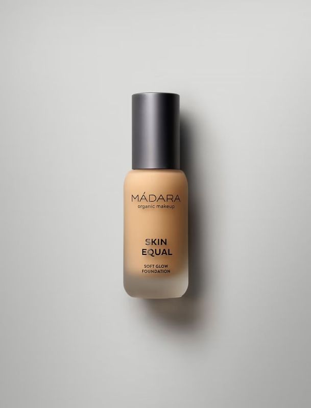 MADARA Organic Skincare SKIN EQUAL Foundation, #50 ARENA DORADA