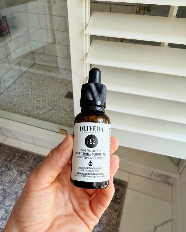 OLIVEDA F83 HT+ Vitamin C suero facial